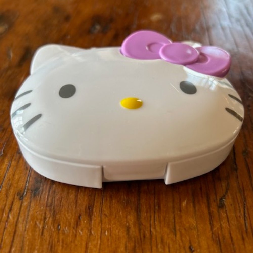 Hello Kitty Jewel Case - Picture 2 of 9